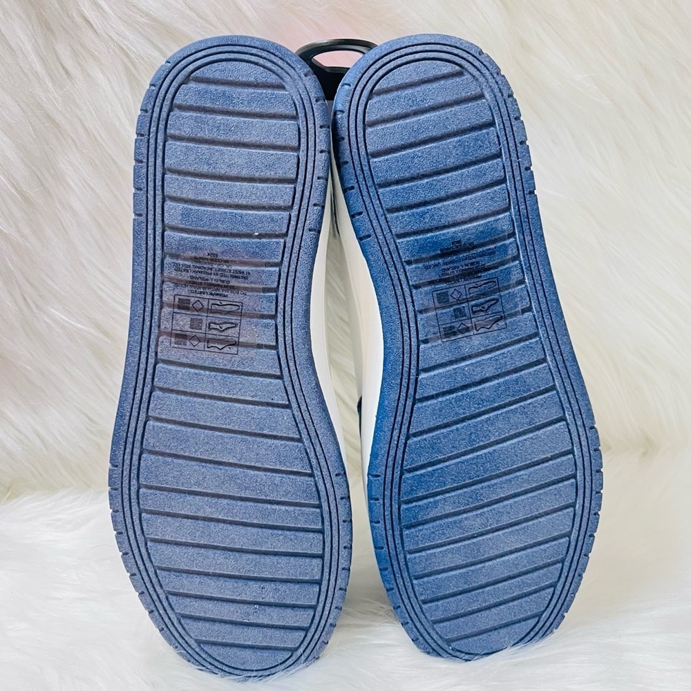 Disney Stitch Sneakers - Picture 4 of 5